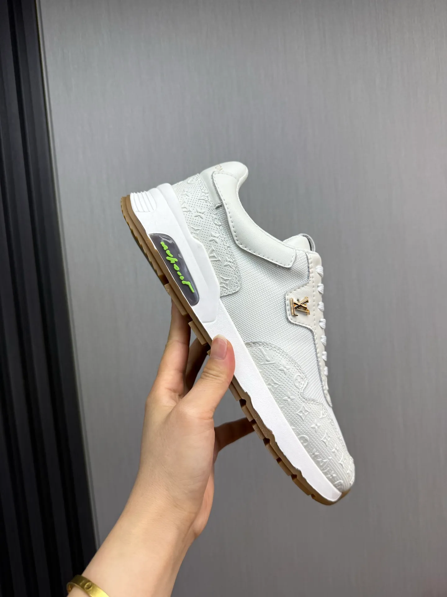 Men's shoes 💰460💰 LOUIS VUITTON [Luden Yiwei] Brand new trendy Lv is on the market 🎁, casual and fashionable men's shoes 👟 Original version shipped 1:1✅ The upper is made of imported brand leather + sheepskin lining, the original wear-resistant rubber outsole, the version is simple and elegant, exclusive for trendy men. 38-44
